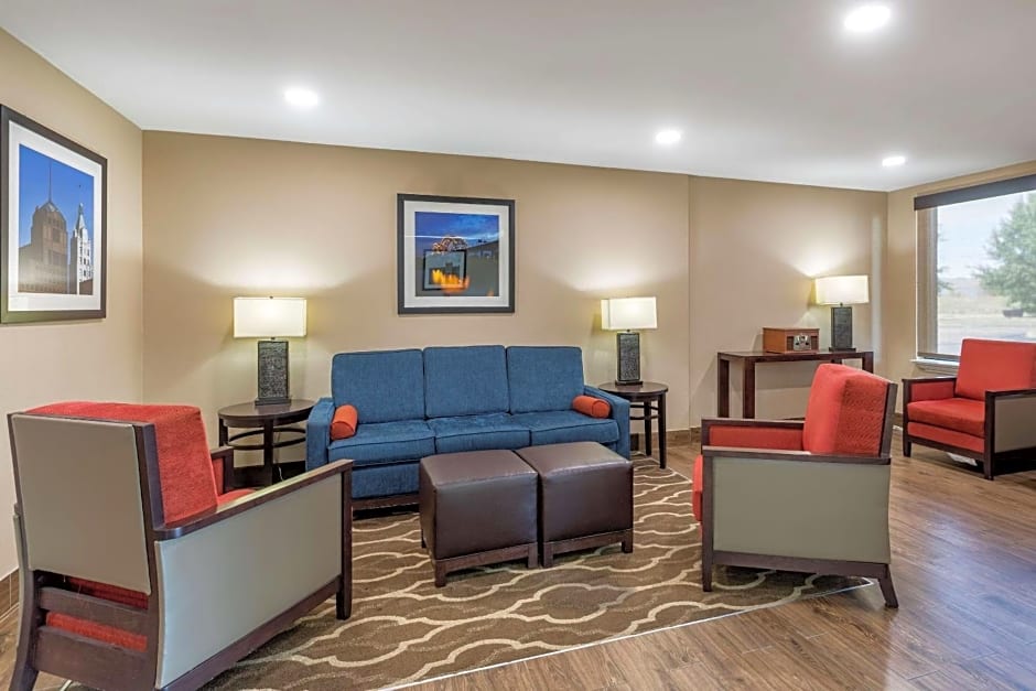 Comfort Inn & Suites Atoka-Millington