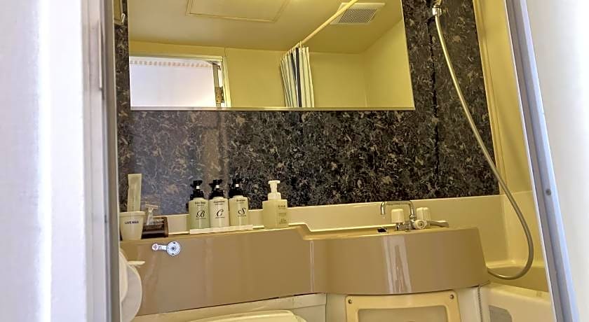 Hotel Livemax Shin Osaka
