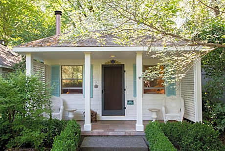 Cottage Grove Inn