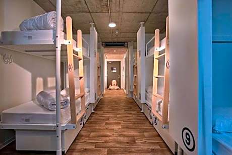 shared dormitory, mixed dorm, ensuite bathroom (9 pax)