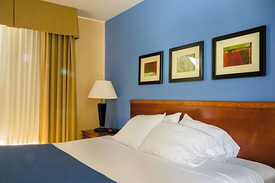 Holiday Inn Express Hotel & Suites Acme-Traverse City By IHG