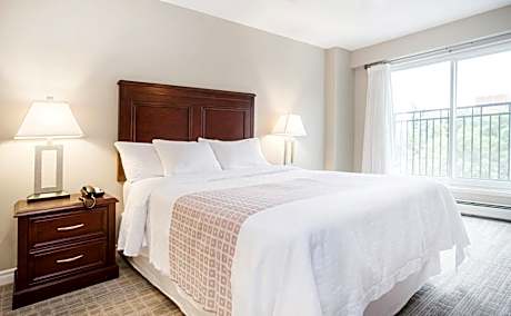 One-Bedroom with Queen, Separate Office Suite