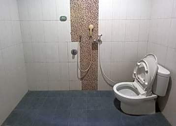 RedDoorz near Poso City Mall