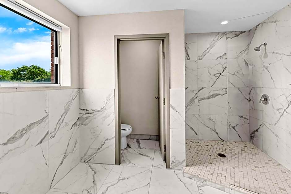 Best Western Plus Montreal East