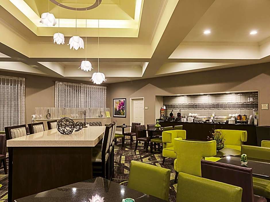 La Quinta Inn & Suites by Wyndham Atlanta Alpharetta