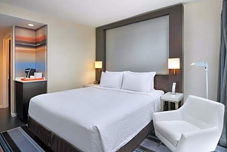 King or Queen Room with City View - Hearing Accessible