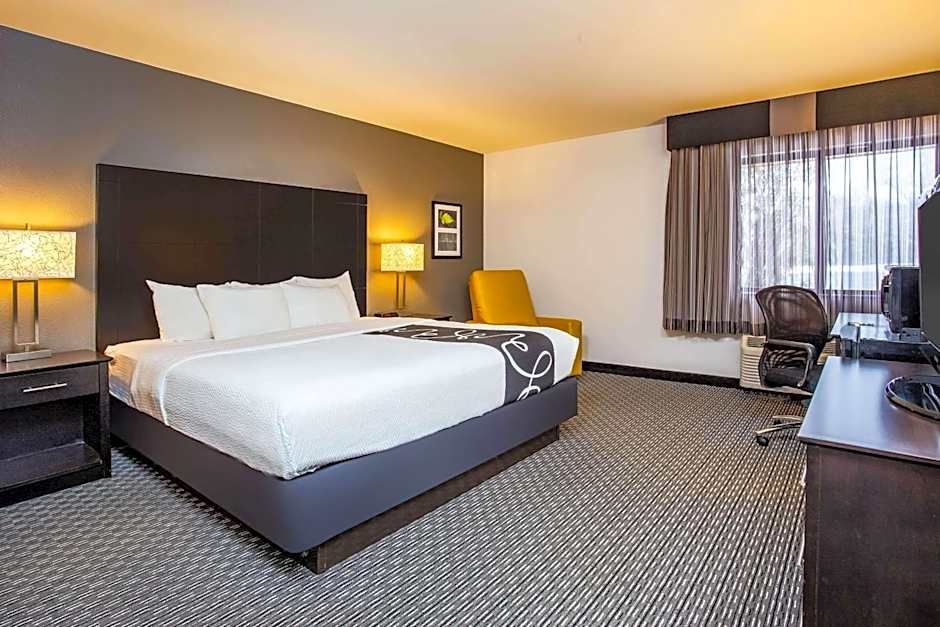 La Quinta Inn & Suites by Wyndham Oshkosh