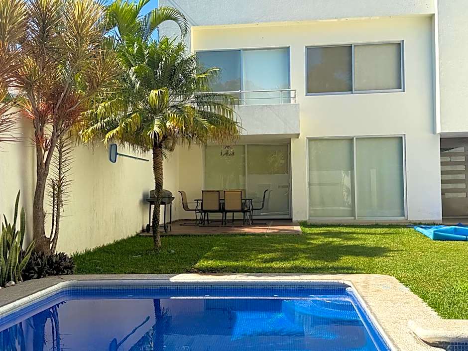 Casa Cascada, Cuernavaca. Alberca climatizada 24/7