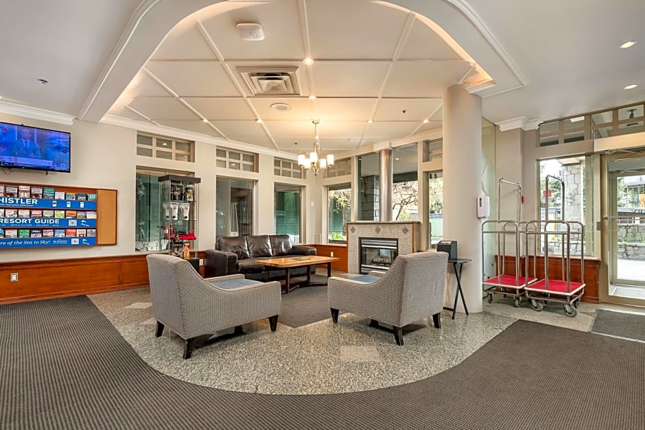 Pinnacle Hotel Whistler