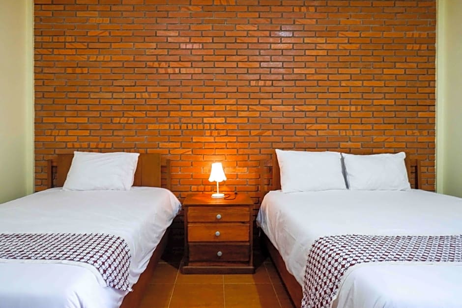 Roemah Beong Syariah at Desa Wisata Kembanglimus Mitra RedDoorz