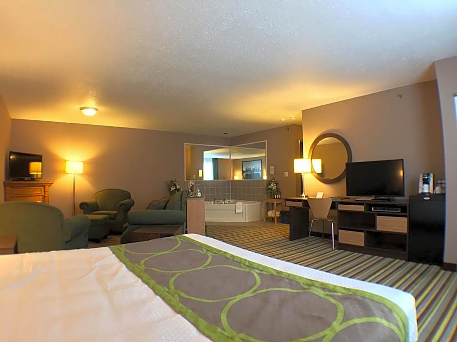 Super 8 by Wyndham Kenora