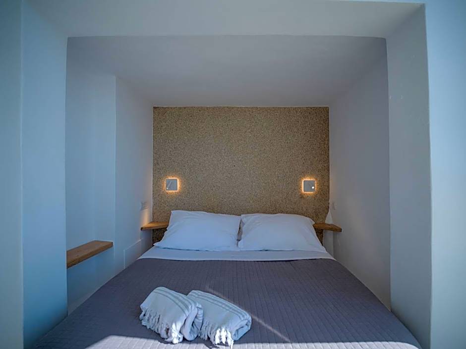 Anemos Cave Suites