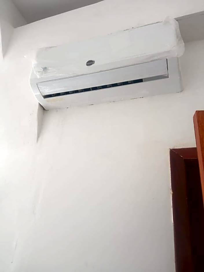 Central Palace Hotel