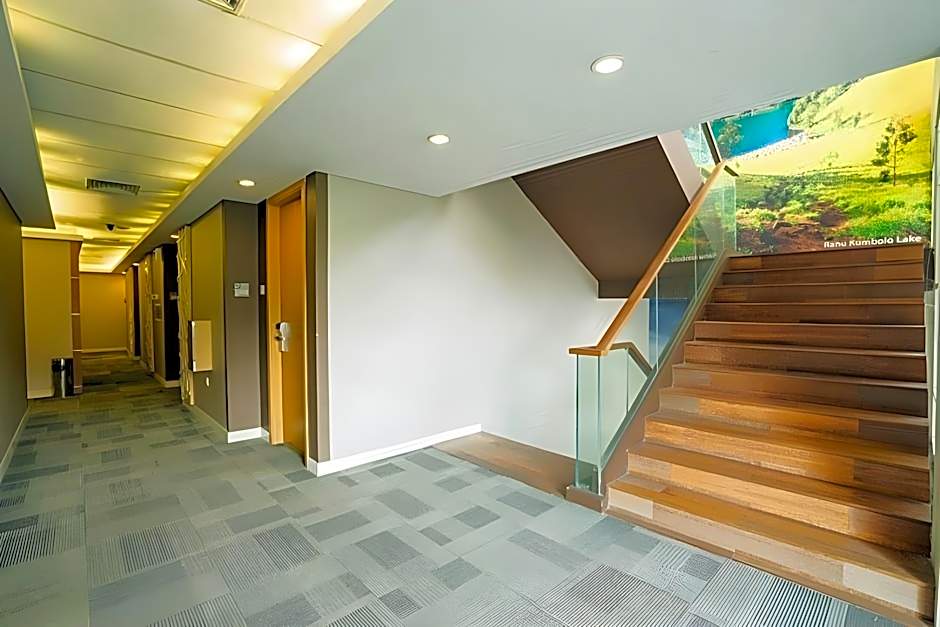 Life Hotel Stasiun Kota Surabaya