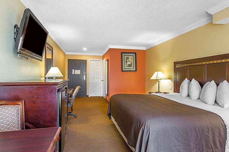 Quality Inn & Suites Bell Gardens-Los Angeles