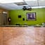 Econo Lodge Biltmore