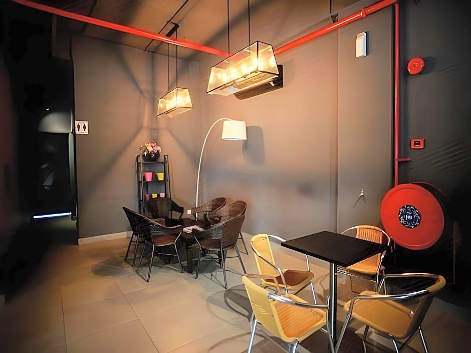 Super OYO 246 Link Inn