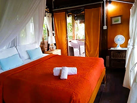 Bungalow with Sea View