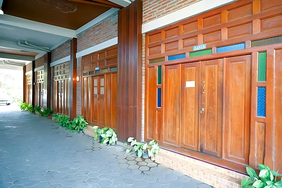 RedDoorz Syariah near Menara Kudus