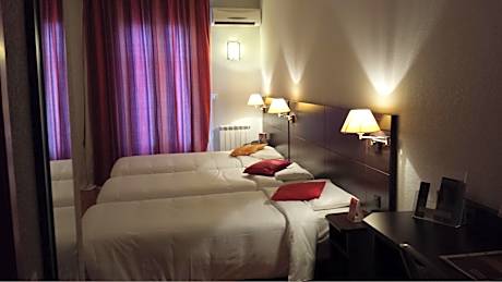 Triple Room with Three Single Beds