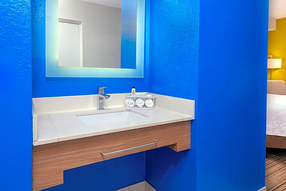 Holiday Inn Express Hotel & Suites Bonita Springs By IHG