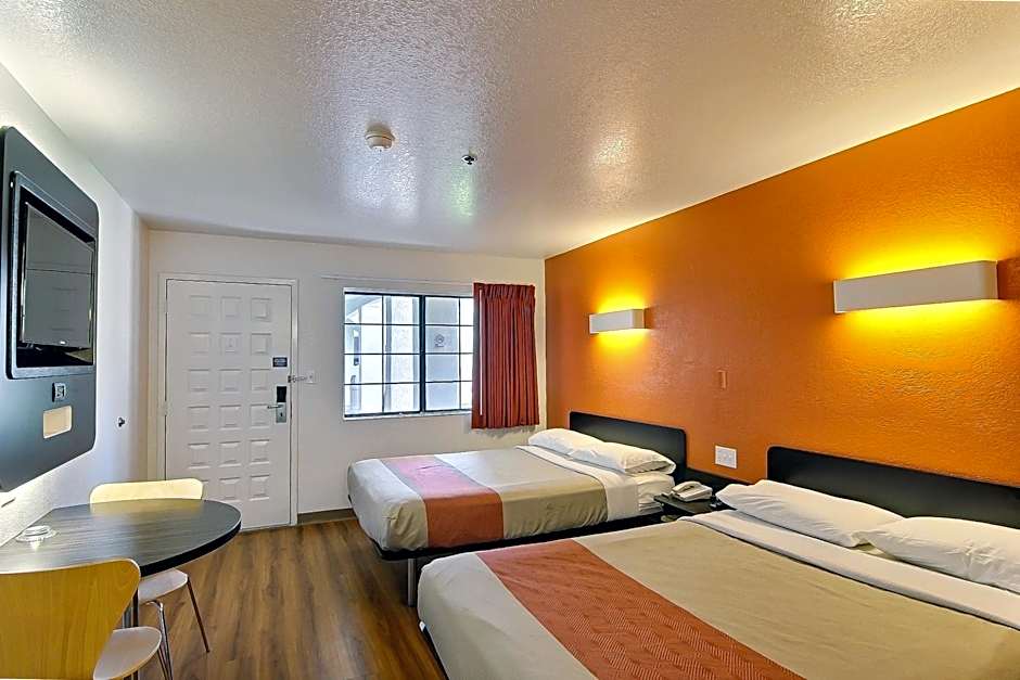 Motel 6-Thousand Oaks, CA