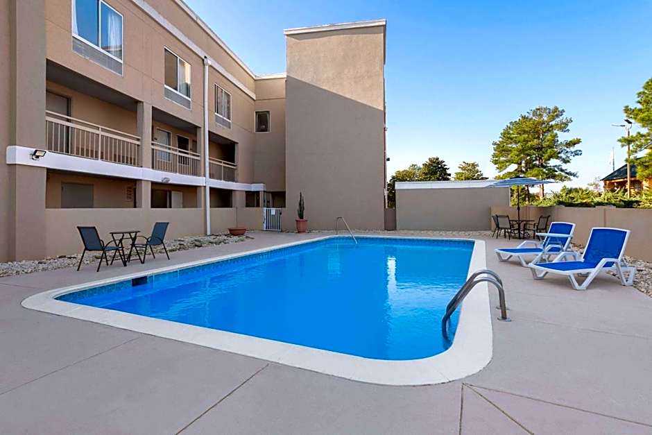 Days Inn by Wyndham Florence Near Civic Center