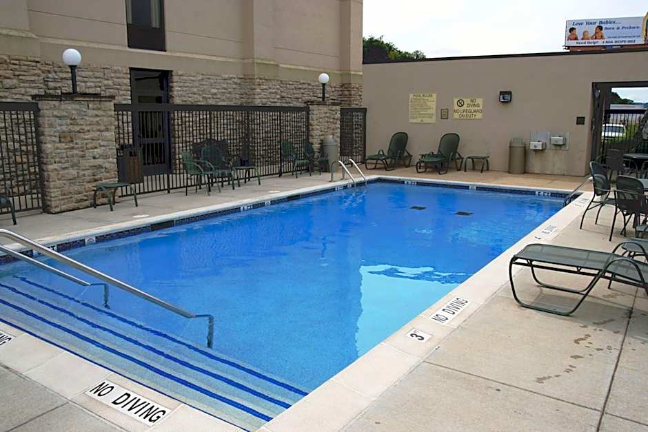 Spark by Hilton St. Louis Southwest