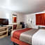 Travelodge by Wyndham Lansing