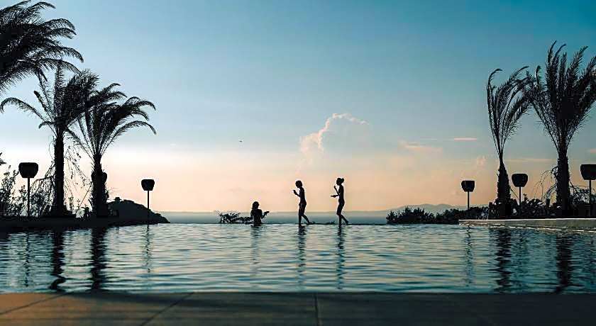 BOTANICAL POOL CLUB