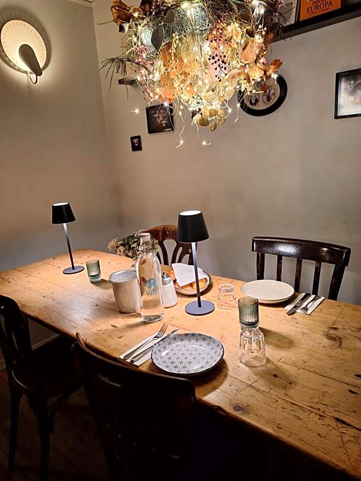 Hotel & Bistro Pêle-Mêle