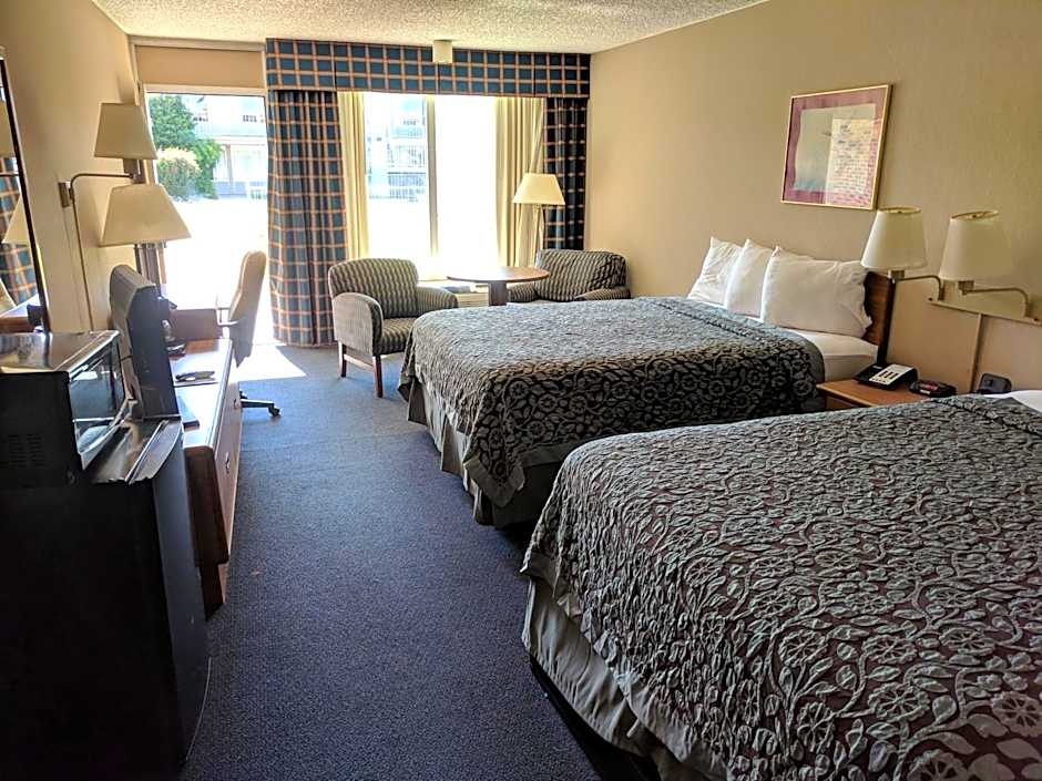 Days Inn by Wyndham Seguin TX