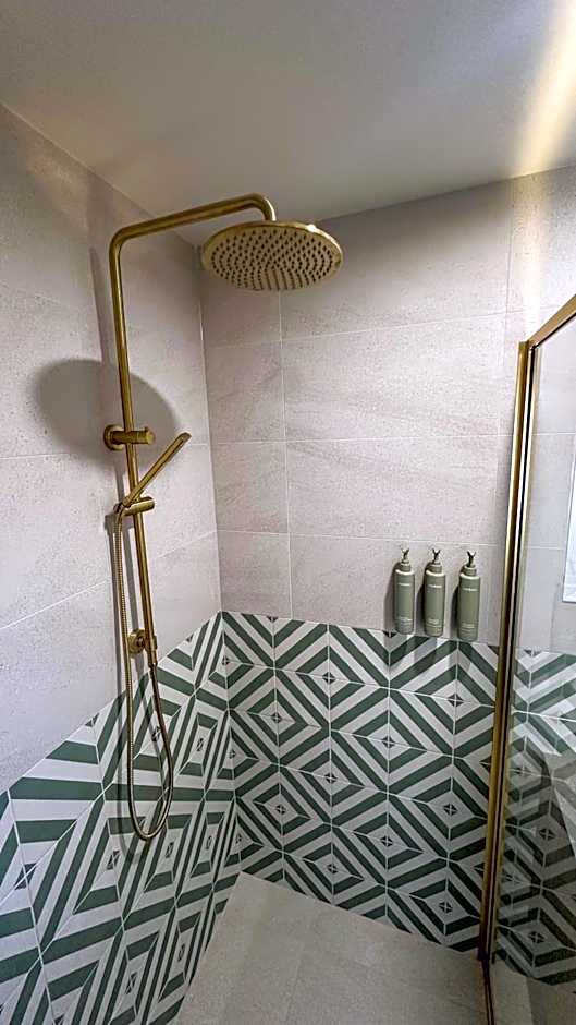 Charles Sturt Suites & Apartments