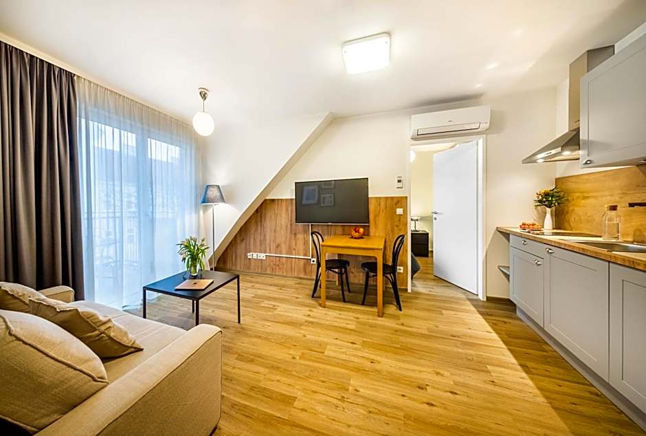 Jimmy's Apartments Lory