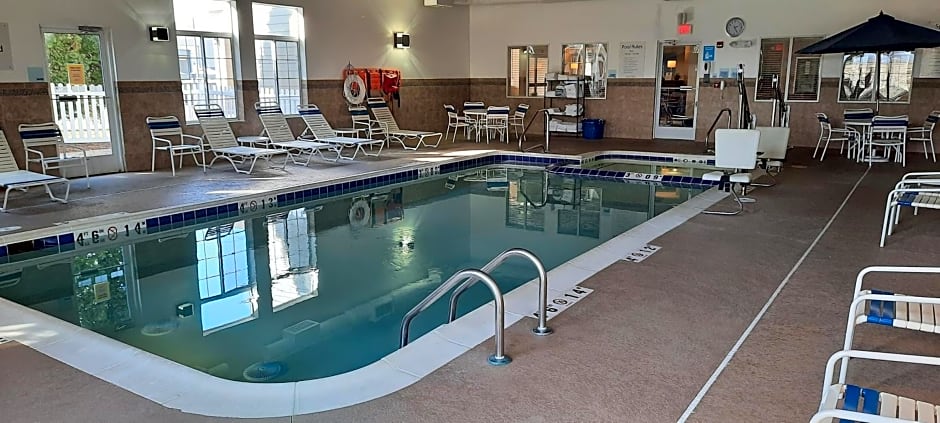 Holiday Inn Express & Suites New Buffalo, MI by IHG