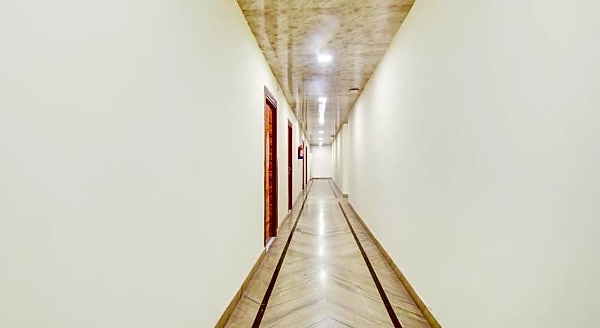 Hotel O Vishwakarma Palace