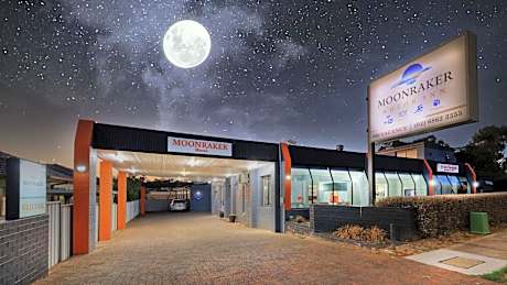 Moonraker Motor Inn