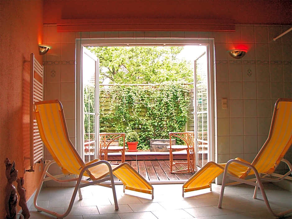 Ostsee-Rittergut-Rügen mit BinzHotel & OrdensKapelle & RomantikGut