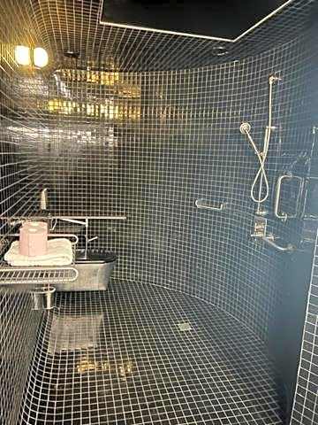 The place to be in Saint Germain des Pres - Montana 2