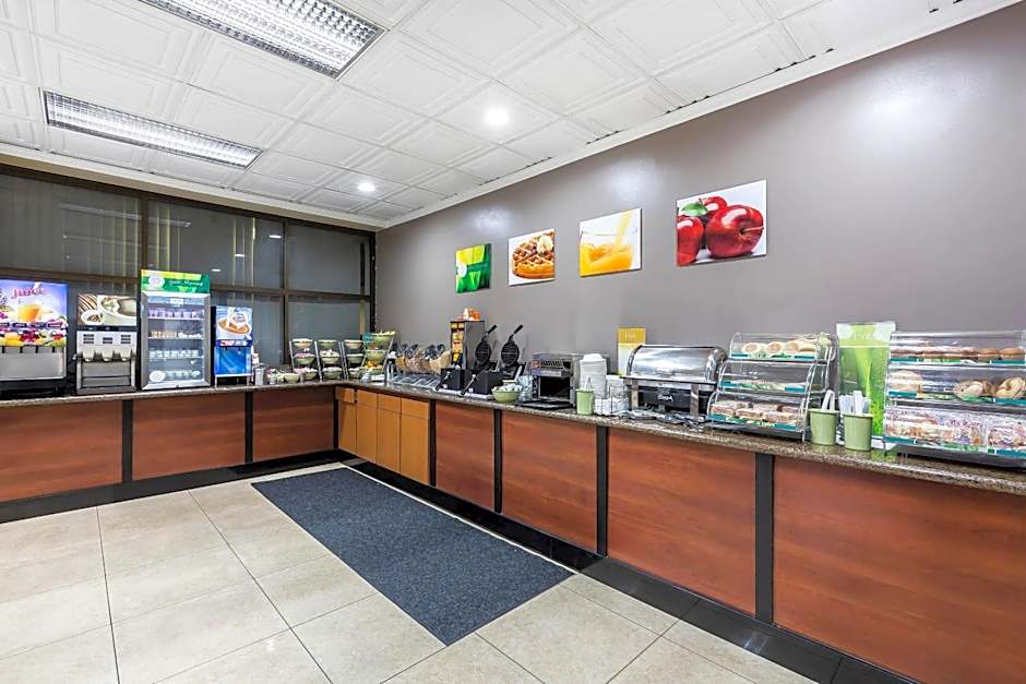 Quality Inn & Suites Los Angeles Airport - Stadium District