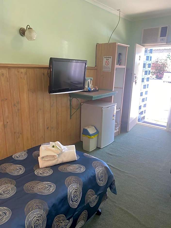 Paddle Steamer Motel