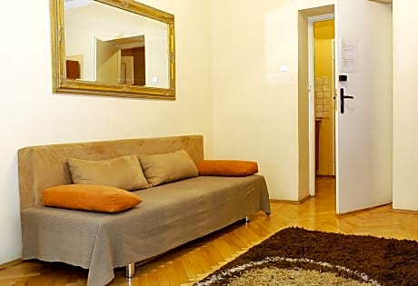 P&J Tourist Apartments