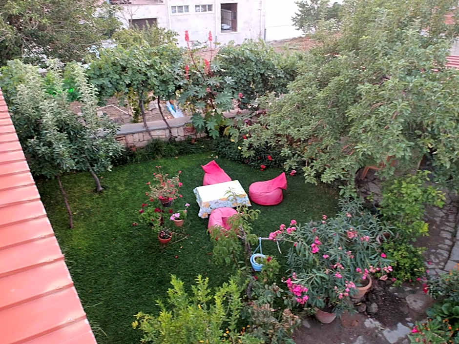 Family Cave Suite Hotel