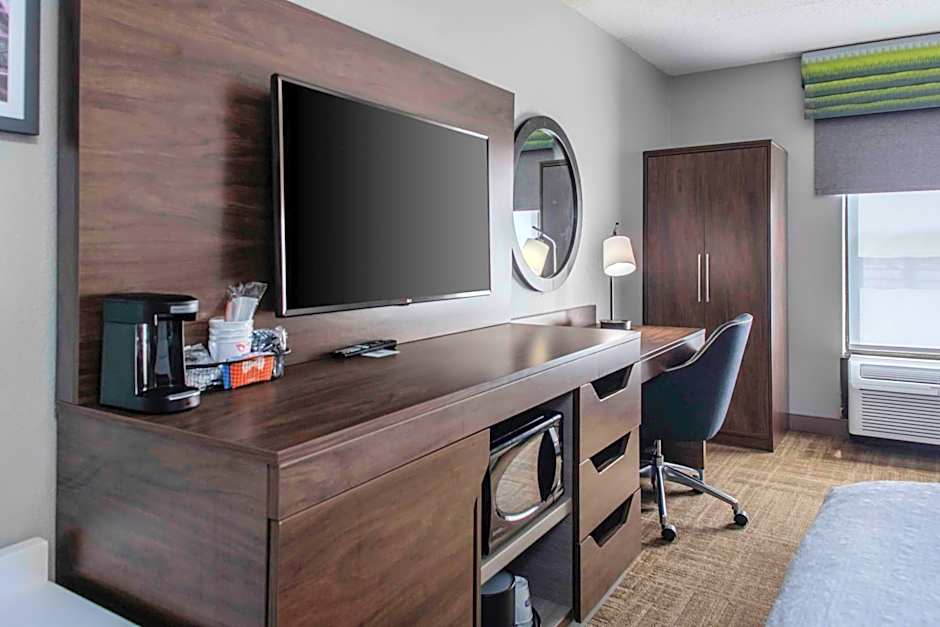 Hampton Inn By Hilton Detroit/Northville