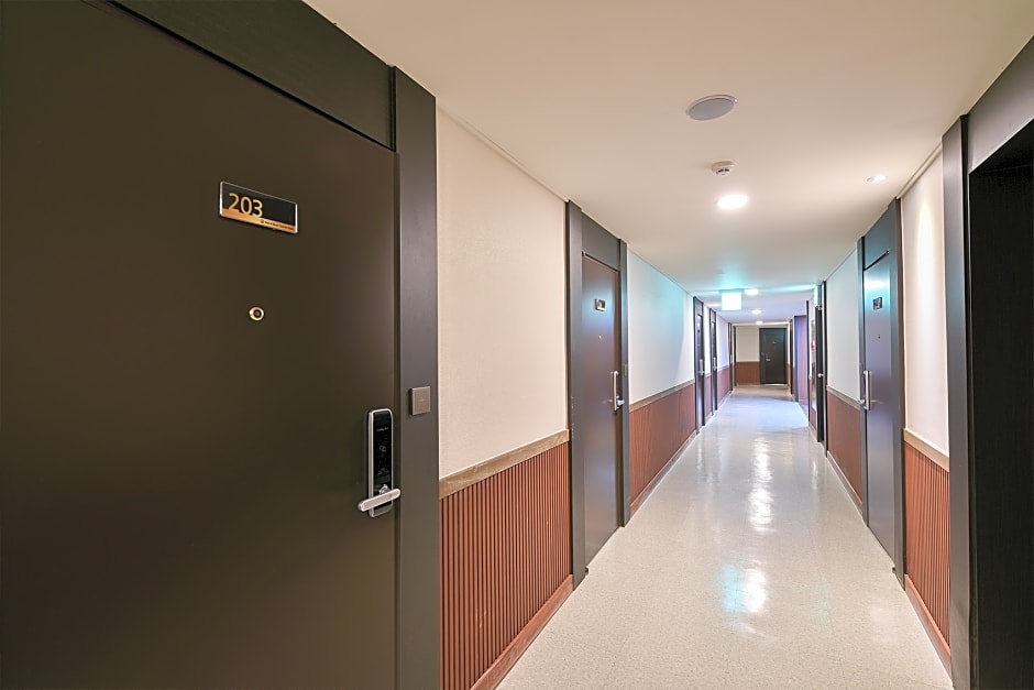 Sea & Moon Tourist Hotel