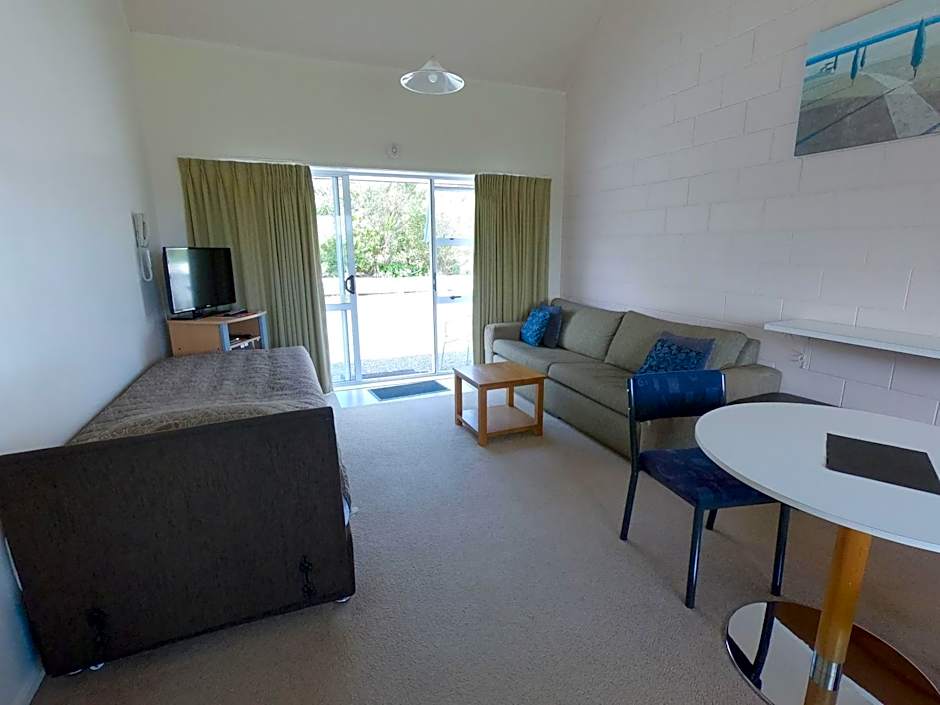 Castle Court Motel