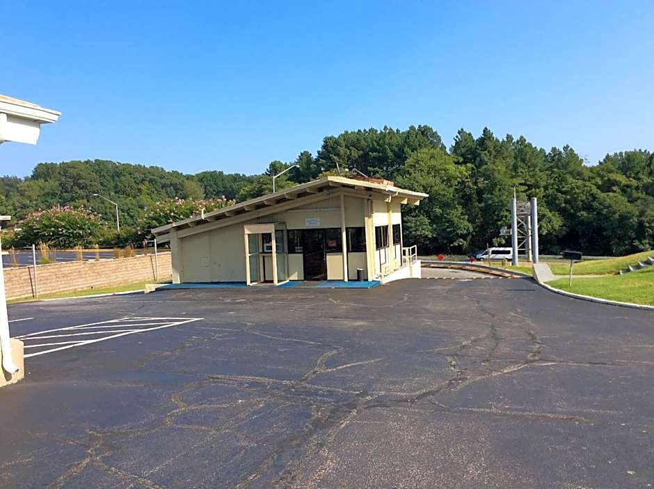 Village Inn Annapolis MD