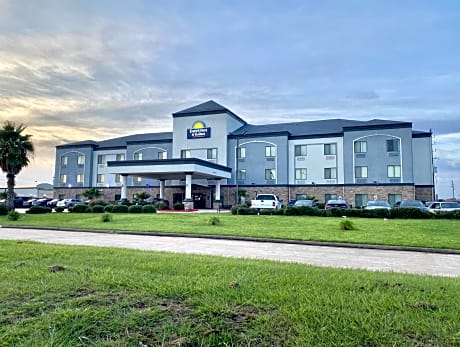 Days Inn & Suites by Wyndham Houston / West Energy Corridor