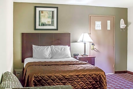 1 King Bed Non-Smoking