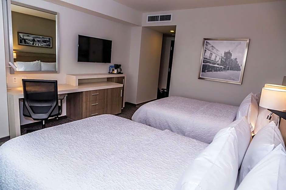 Hampton Inn & Suites By Hilton Puebla